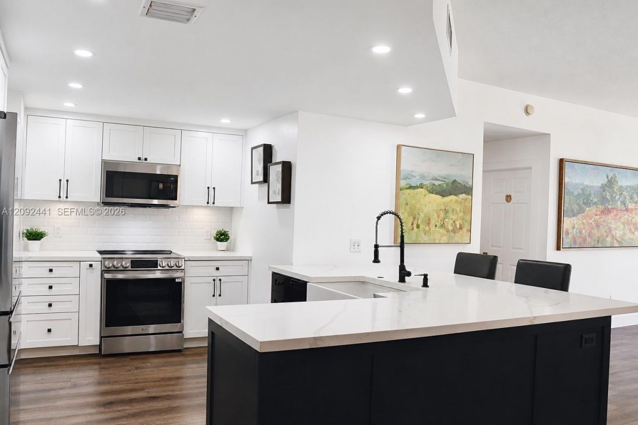 8390 SW 72nd Ave, Unit 610, Miami, FL 33143 Photo