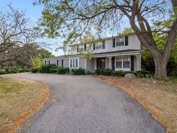 4015 Pinehurst Drive , West Bloomfield Township, Mi 48322