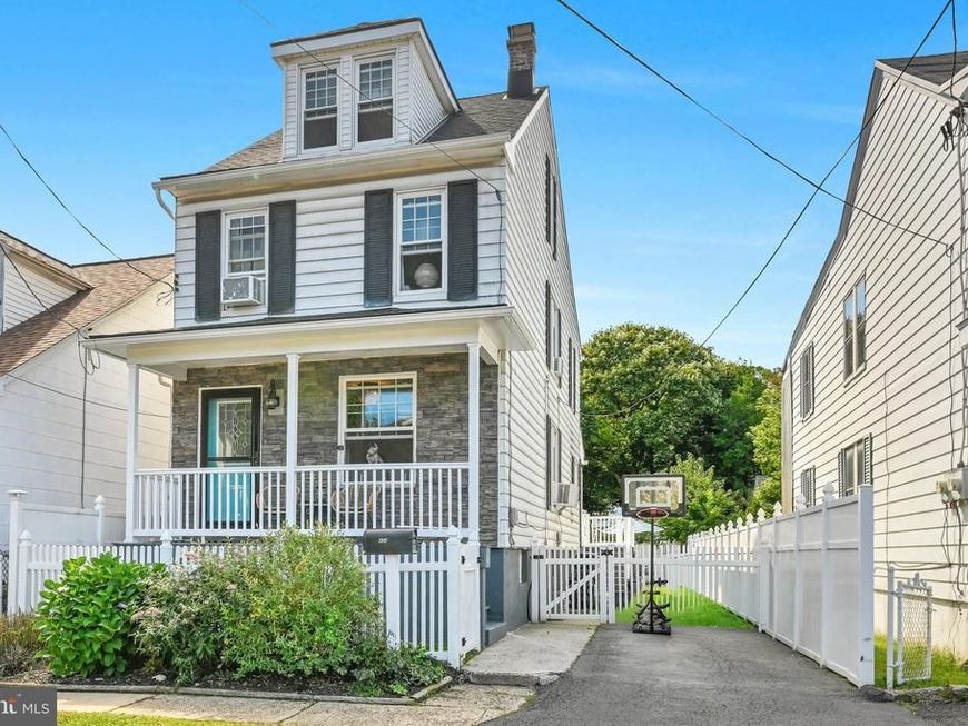 404 S Front Street, Saint Clair, PA 17970 Main Photo
