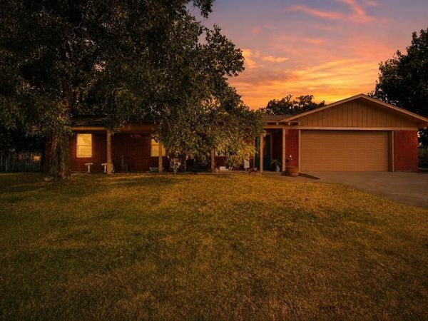 311 Dennis Road, Lipan, TX 76462