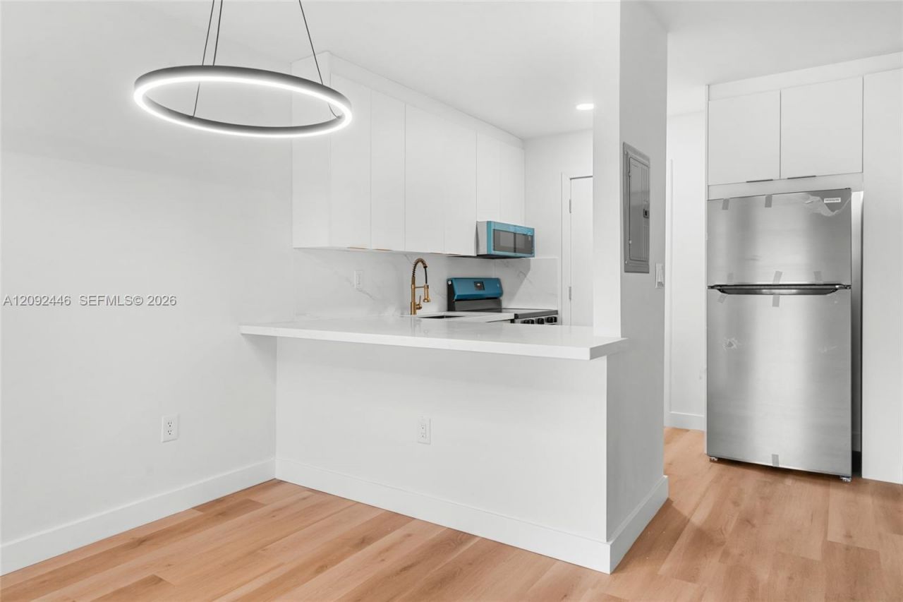 2929 Point East Dr , Unit A303, Aventura, FL 33160 Photo