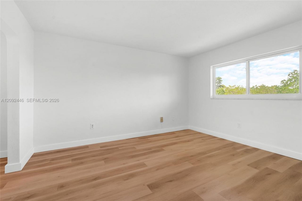 2929 Point East Dr , Unit A303, Aventura, FL 33160 Photo