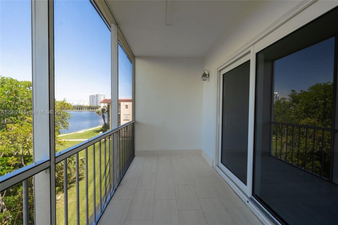 2929 Point East Dr , Unit A303, Aventura, FL 33160 Photo