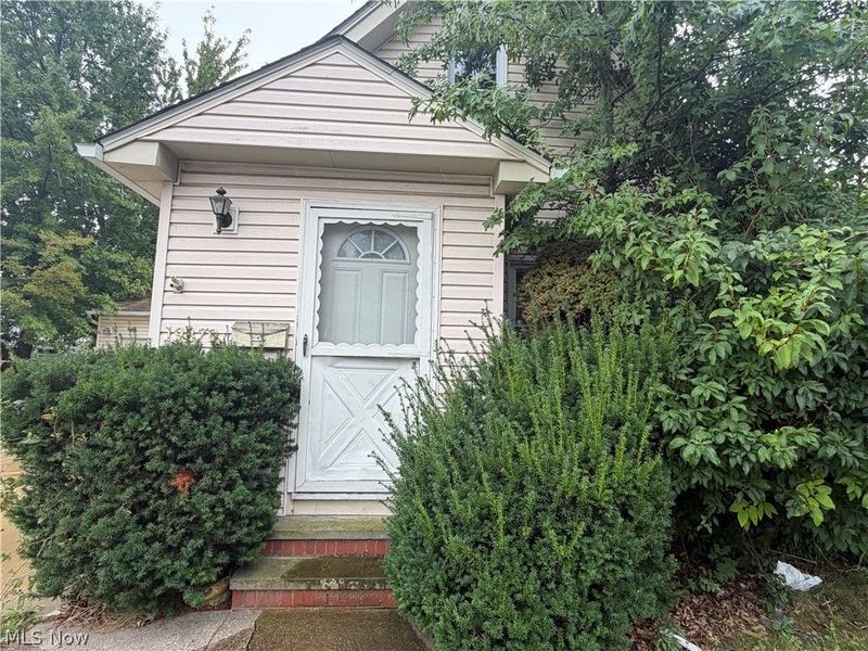 19870 Pasnow Avenue, Euclid, OH 44119 Photo 1