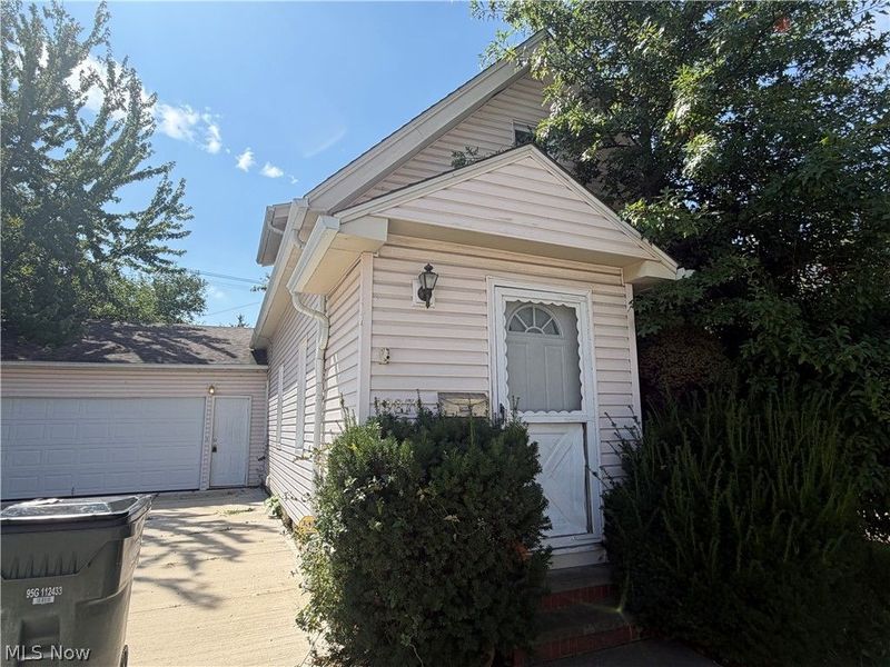 19870 Pasnow Avenue, Euclid, OH 44119 Photo 2