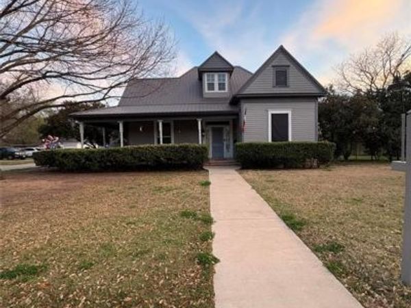 818 E Elm Street , Hillsboro, TX 76645