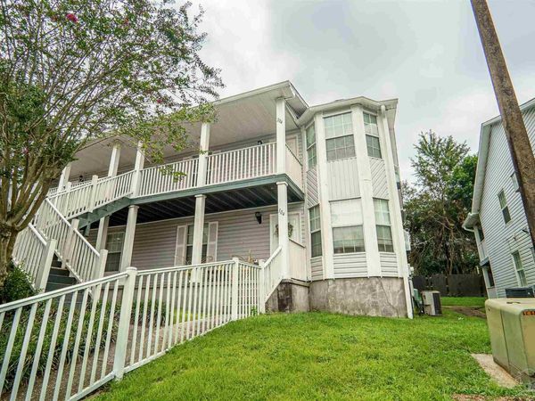 1500 E Johnson Ave, Unit 204, Pensacola, FL 32514