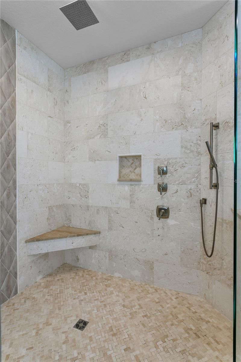 17814 Lee Avenue, Redington Shores, FL 33708 Photo