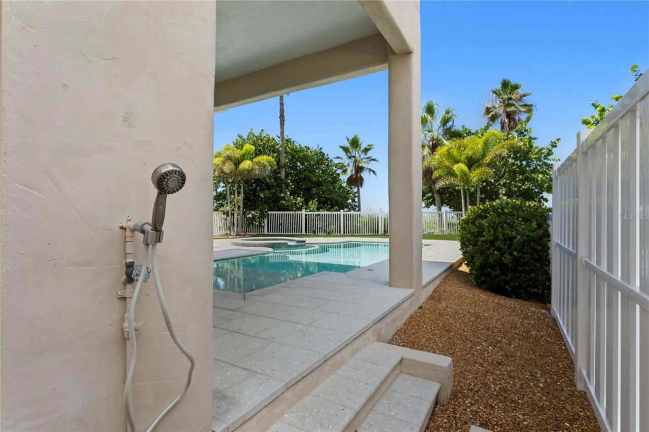 17814 Lee Avenue, Redington Shores, FL 33708 Photo