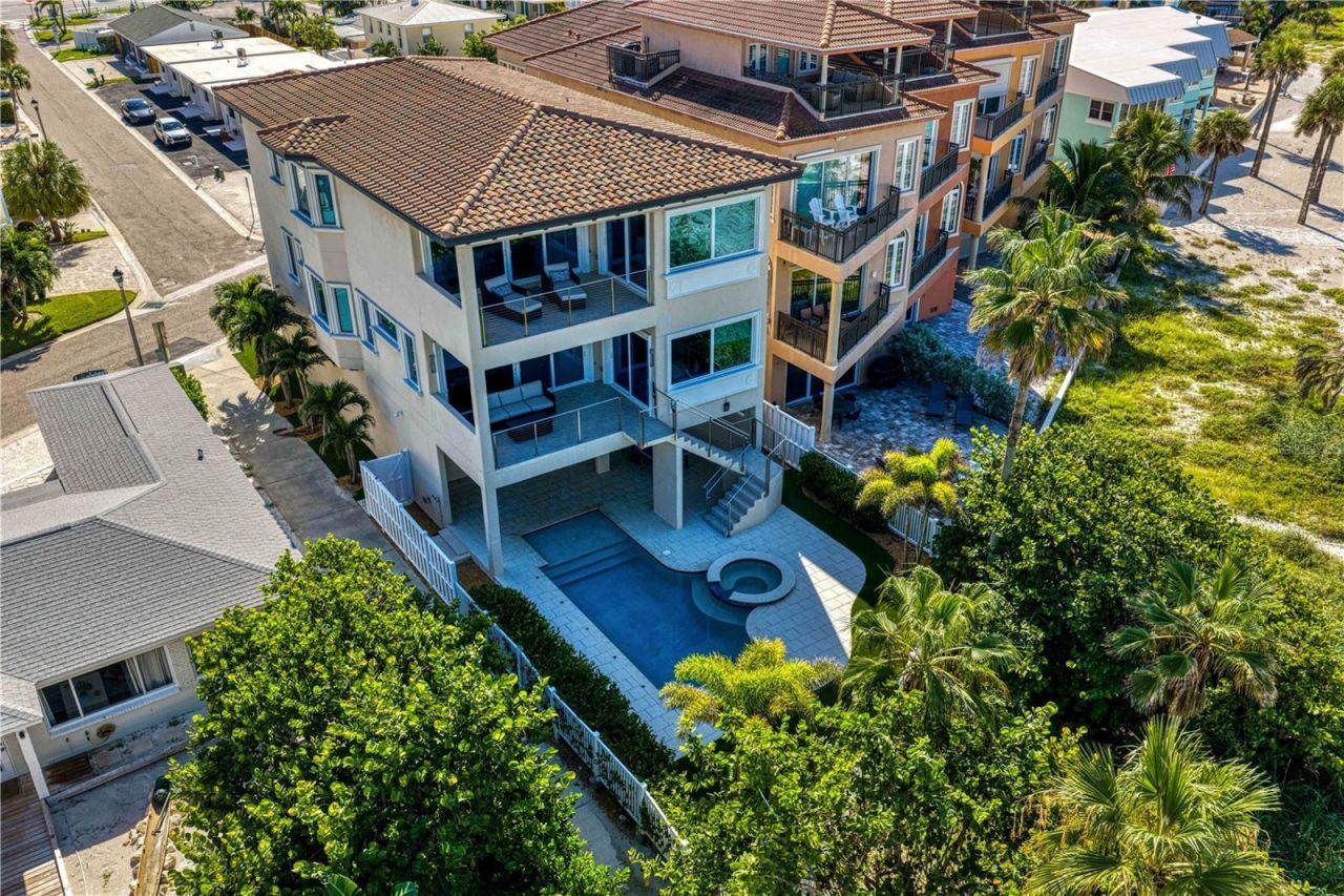 17814 Lee Avenue, Redington Shores, FL 33708 Photo