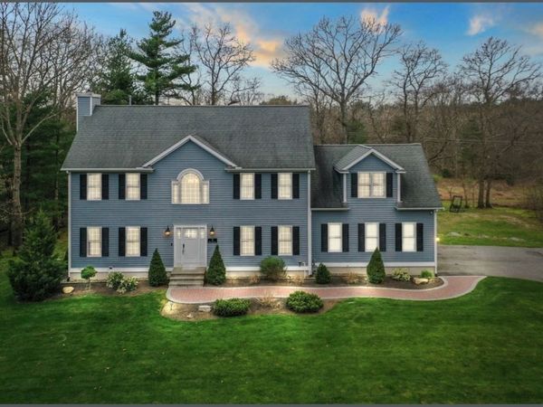 15 Pine Meadow, Seekonk, MA 02777