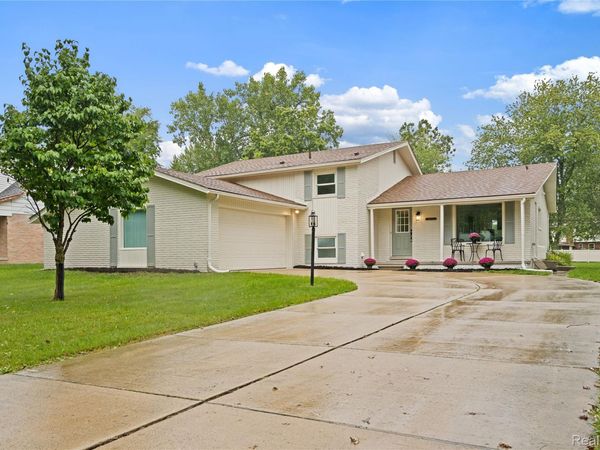 8240 Hampton Road , Grosse Ile Township, Mi 48138