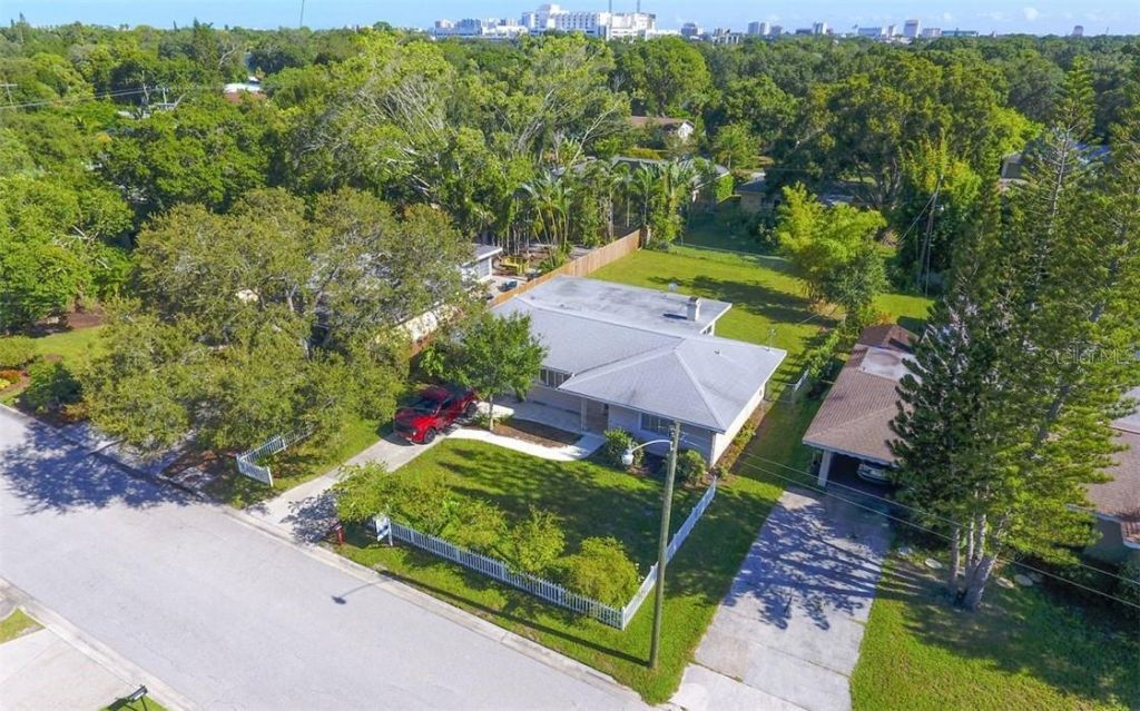 2141 Sunnyside Lane, Sarasota, FL 34239 Photo