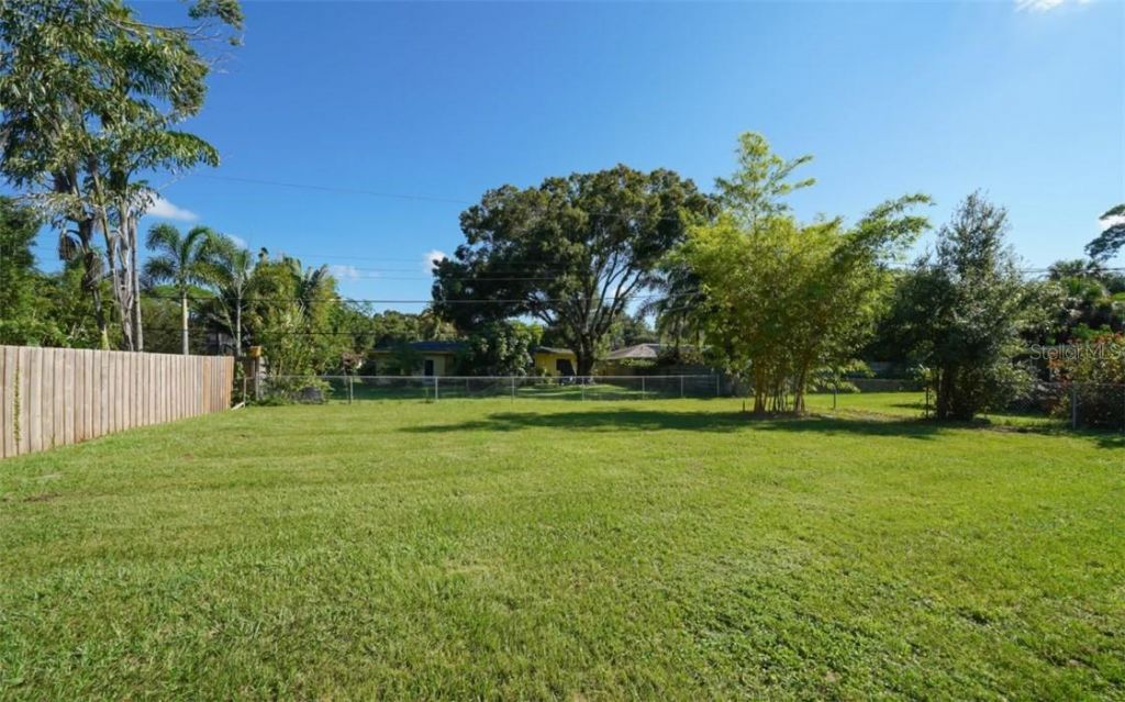 2141 Sunnyside Lane, Sarasota, FL 34239 Photo