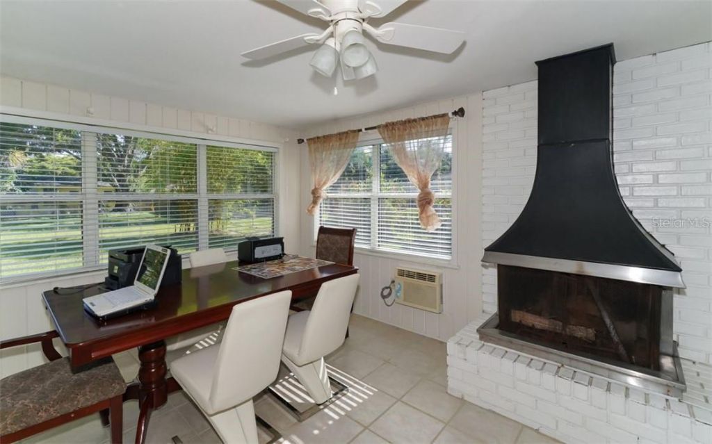 2141 Sunnyside Lane, Sarasota, FL 34239 Photo