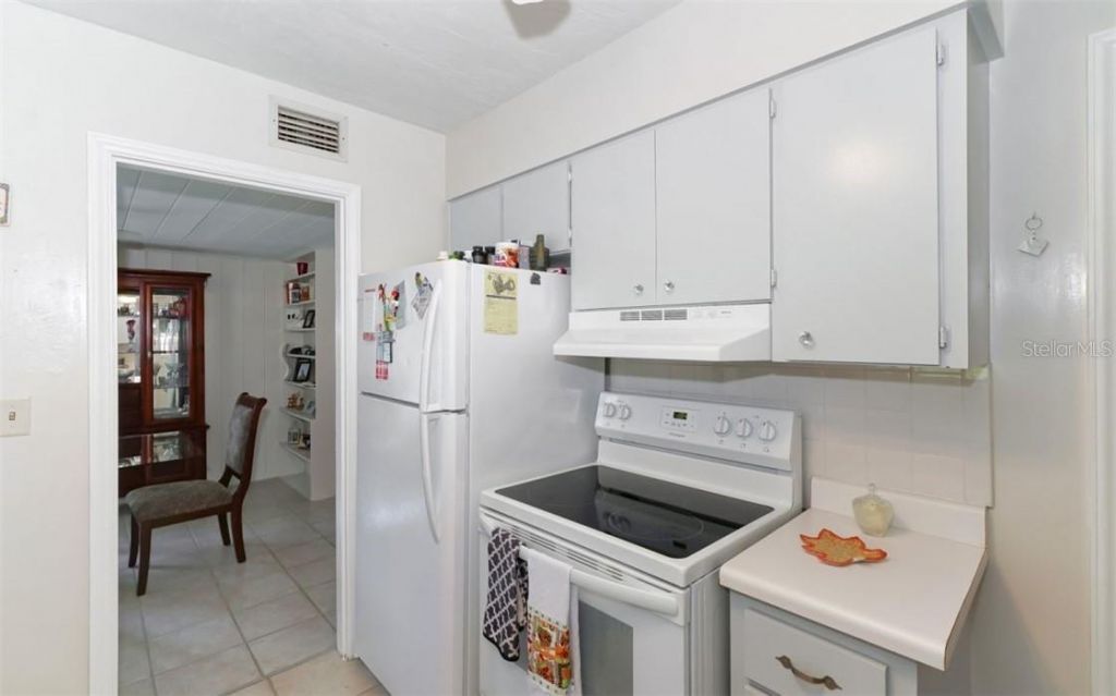 2141 Sunnyside Lane, Sarasota, FL 34239 Photo