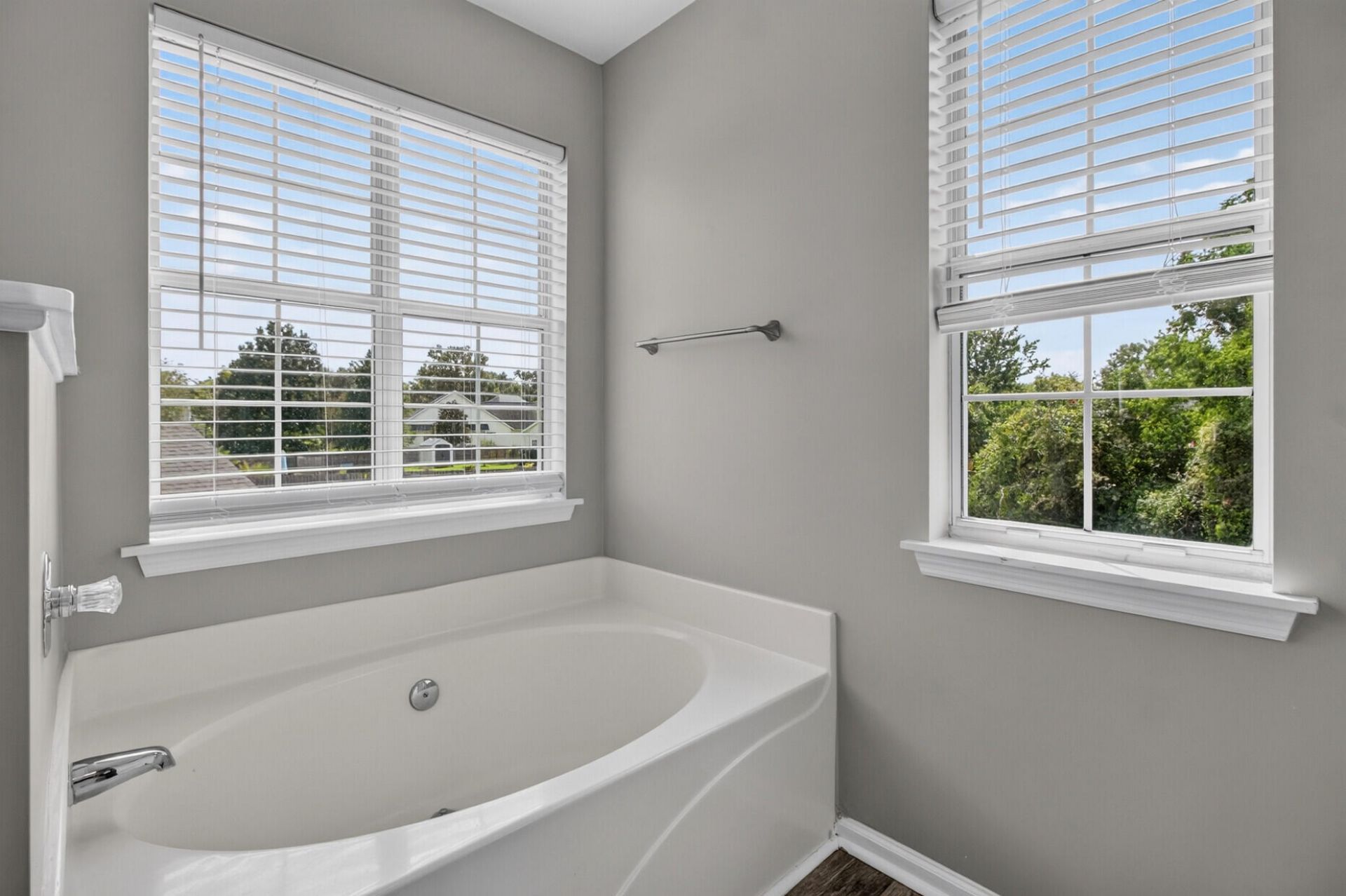 239 Lytham Court Photo 27