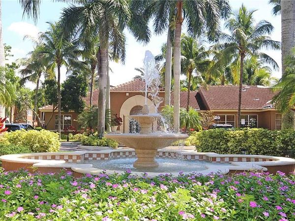 1160 Reserve WAY, Unit 305, NAPLES, FL 34105