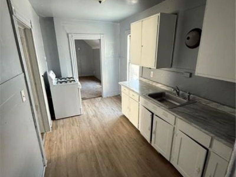 2054 W 83rd Street, Cleveland, OH 44102 Photo 3