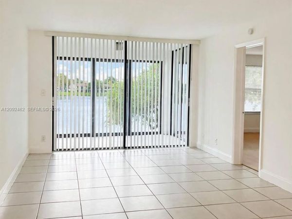 217 Lake Pointe Dr , Unit 204, Oakland Park, FL 33309