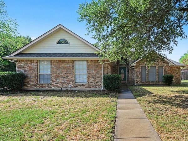 110 Mill Creek Lane , Weatherford, TX 76087