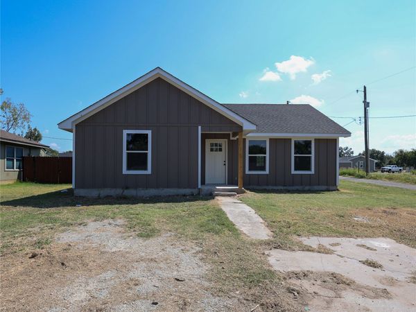 1901 3rd , Sulphur, OK 73086