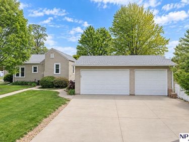 198 Carter Lake Club, Carter Lake, IA 51510