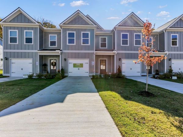 127 Ironhorse Way , Dickson, TN 37055