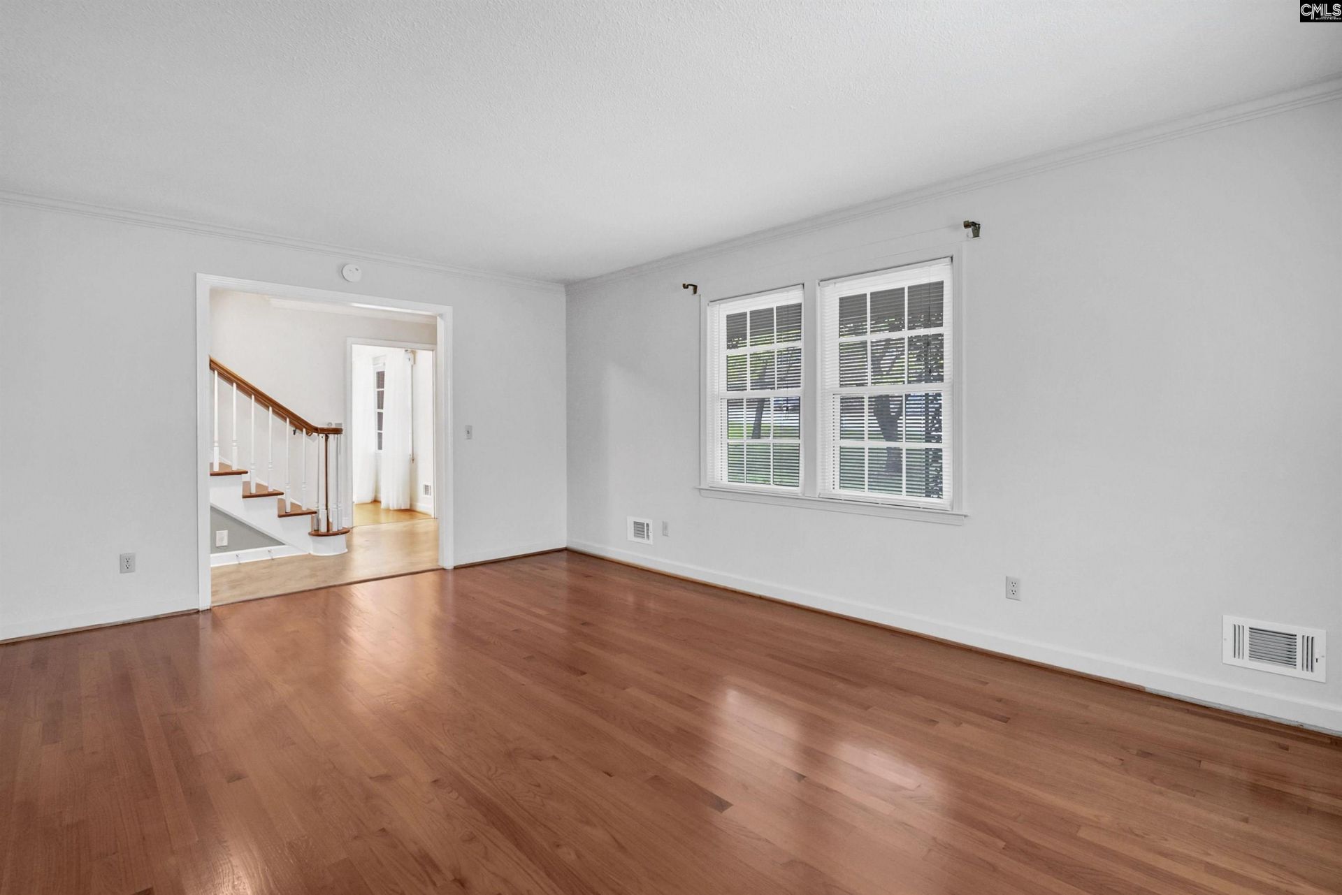 561 Innsbrook Drive  Photo 16