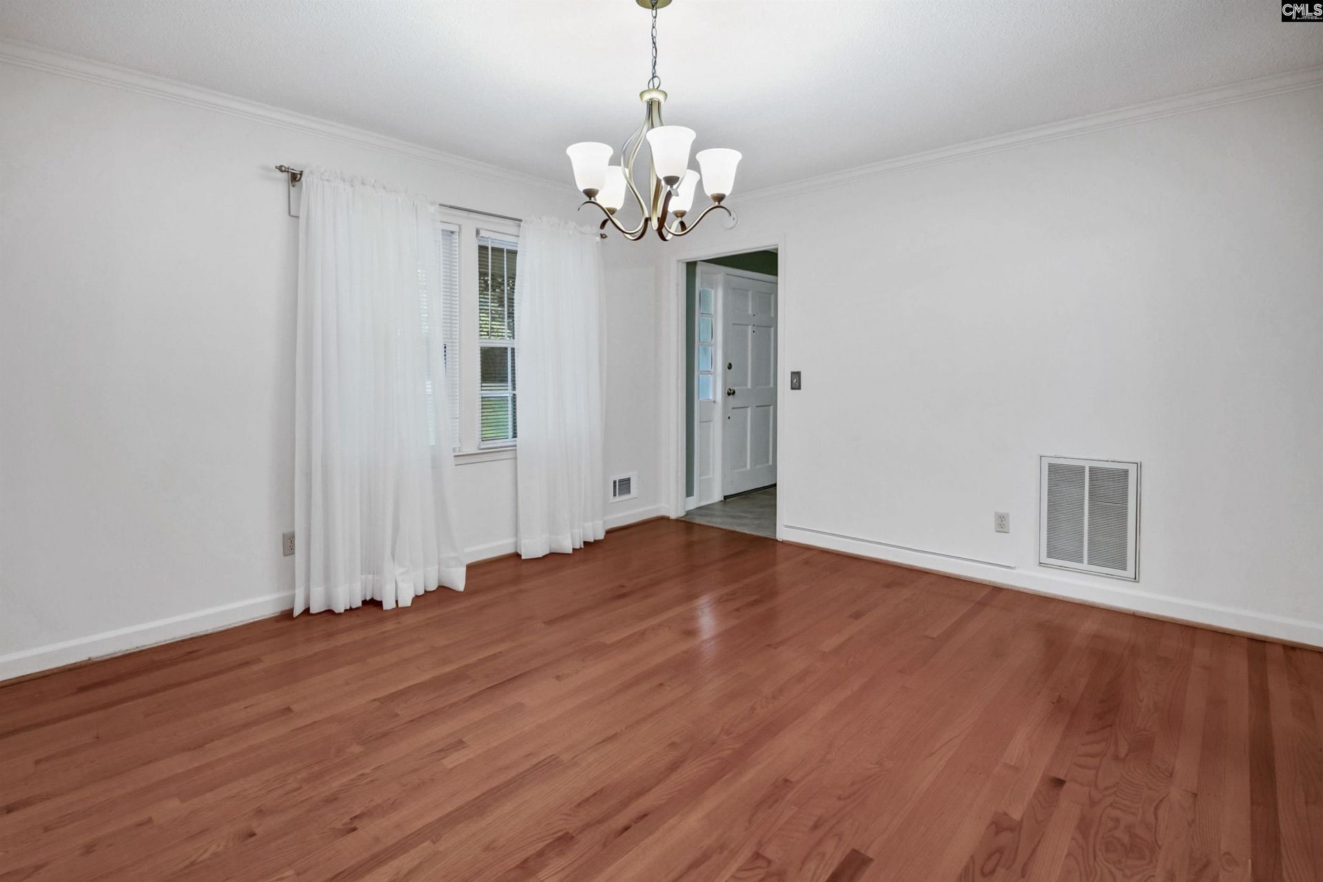 561 Innsbrook Drive  Photo 18