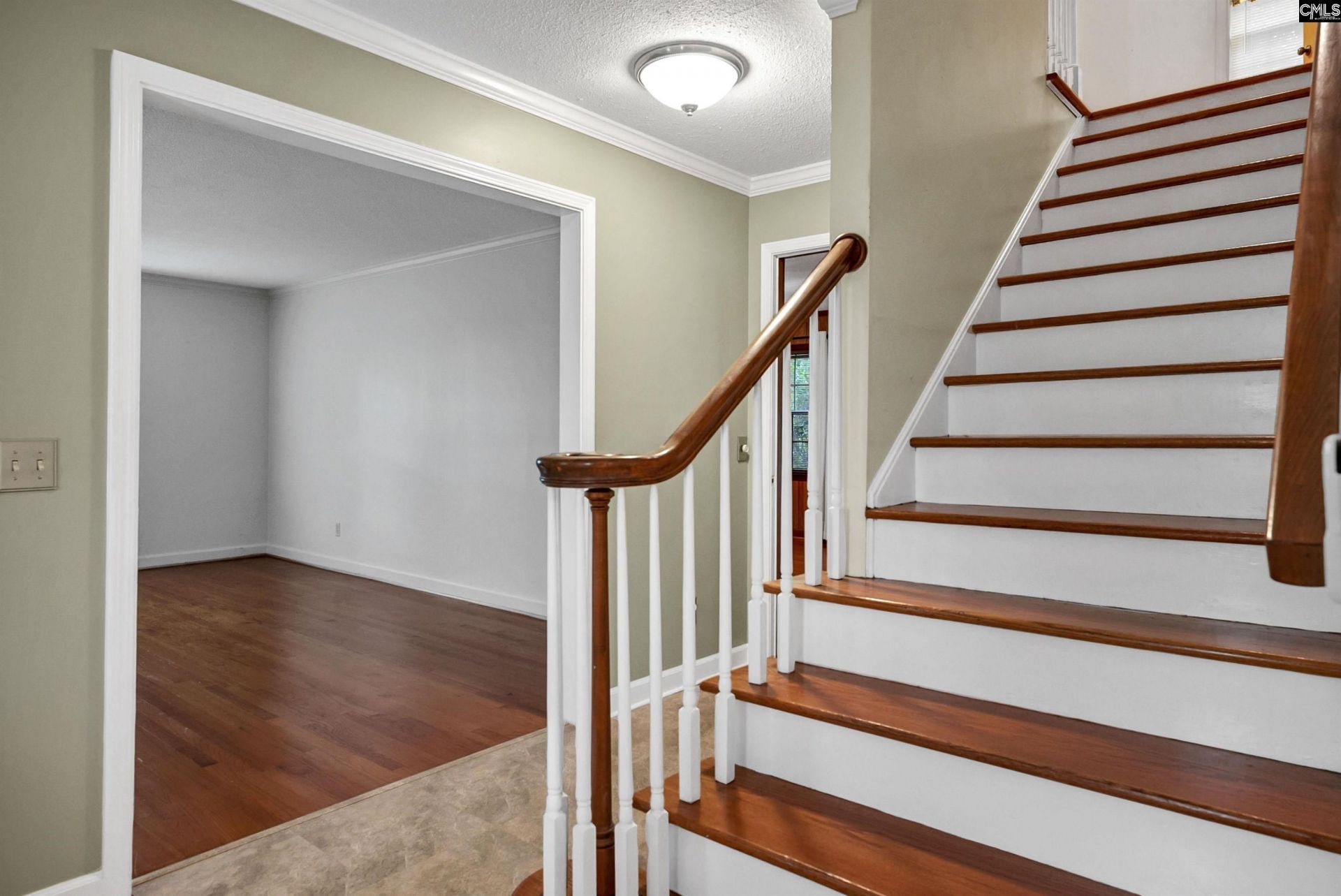 561 Innsbrook Drive  Photo 23