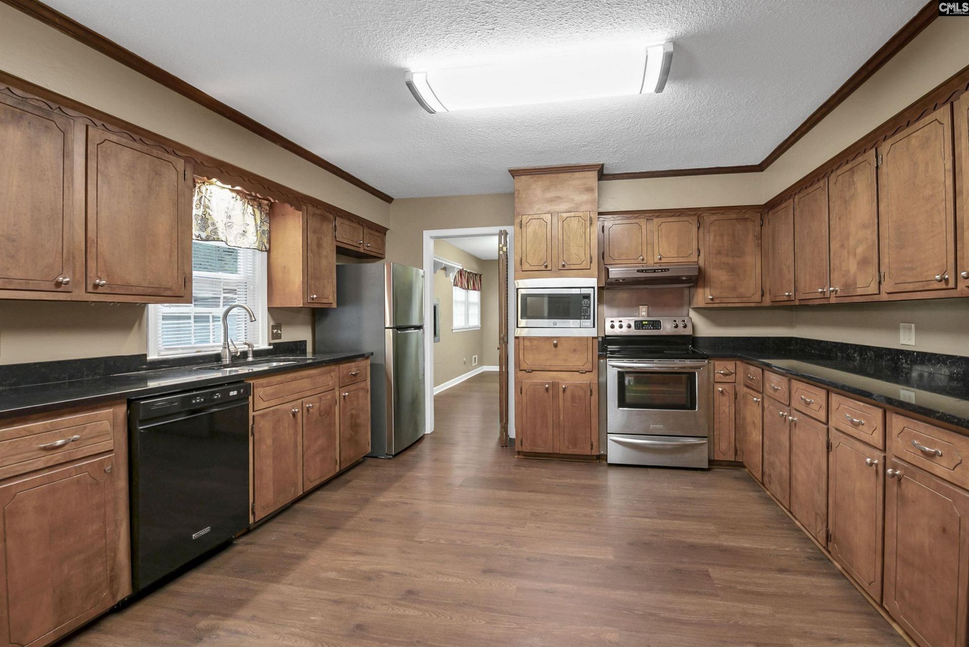 561 Innsbrook Drive  Photo 31