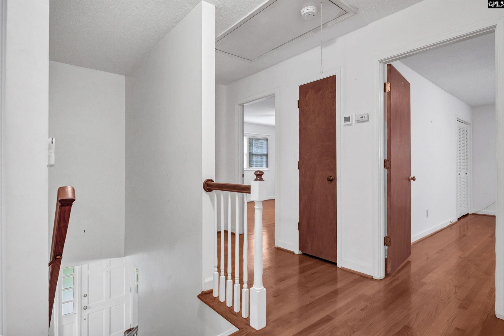 561 Innsbrook Drive  Photo 33