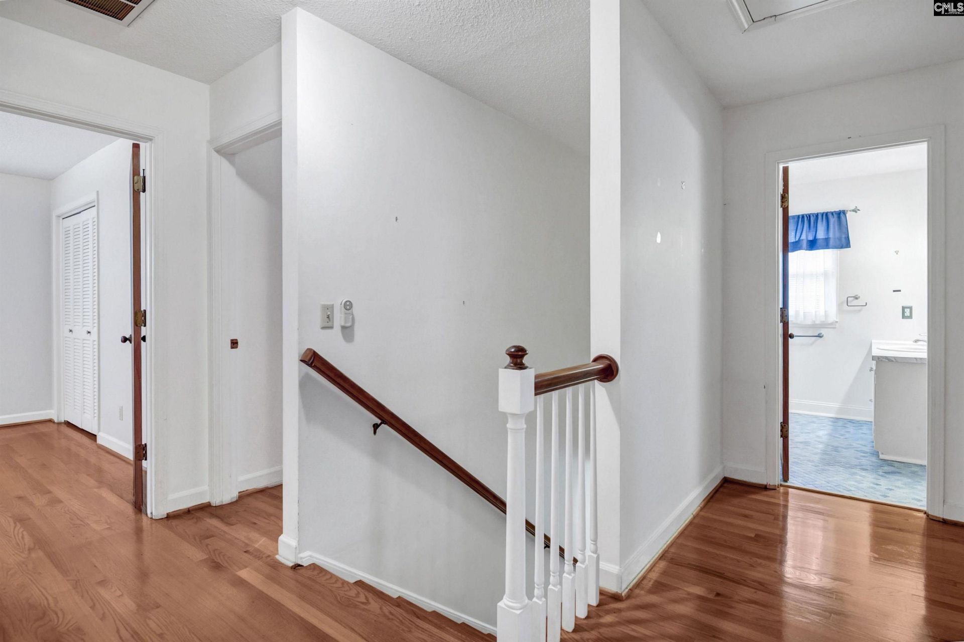 561 Innsbrook Drive  Photo 38