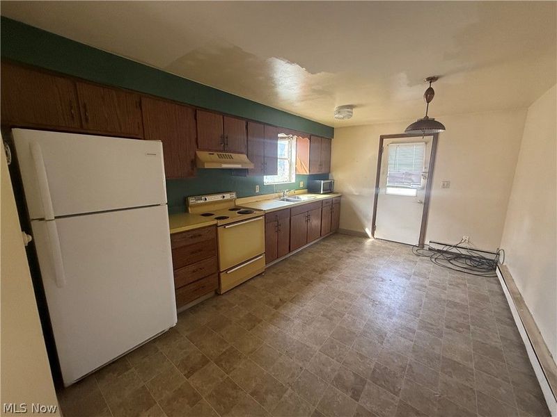 952 N Highland Avenue, Girard, OH 44420 Photo 4