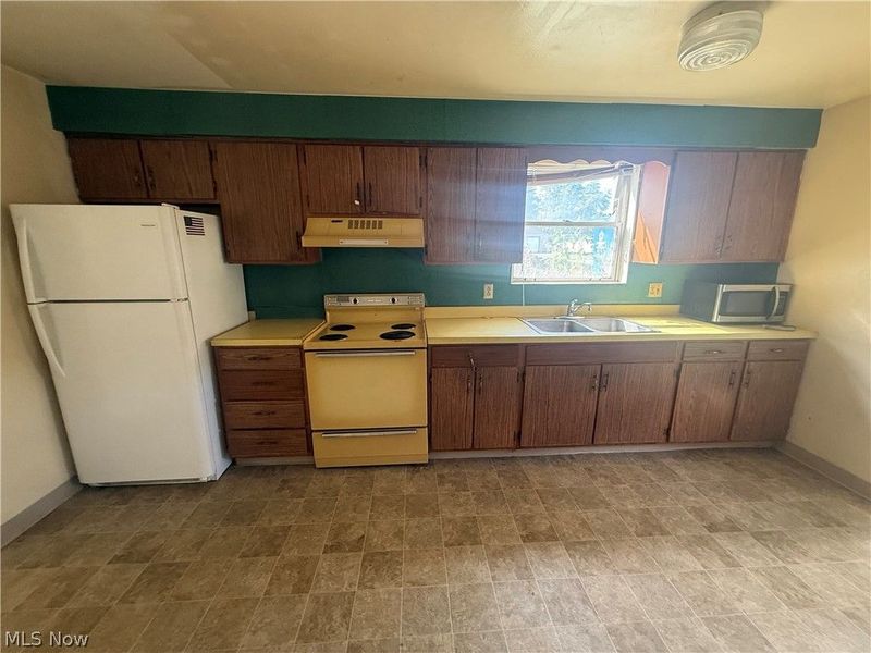 952 N Highland Avenue, Girard, OH 44420 Photo 5
