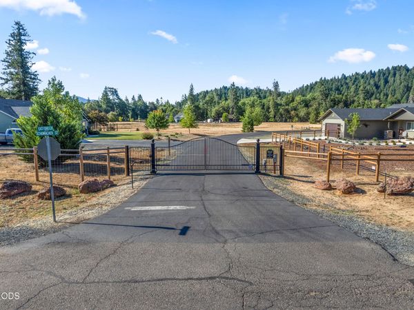 597 E Forks Circle, Unit 21, Cave Junction, OR 97523