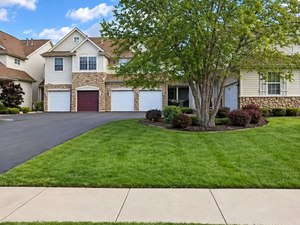 8638 SADDLEBRED Court , Frankfort, IL 60423