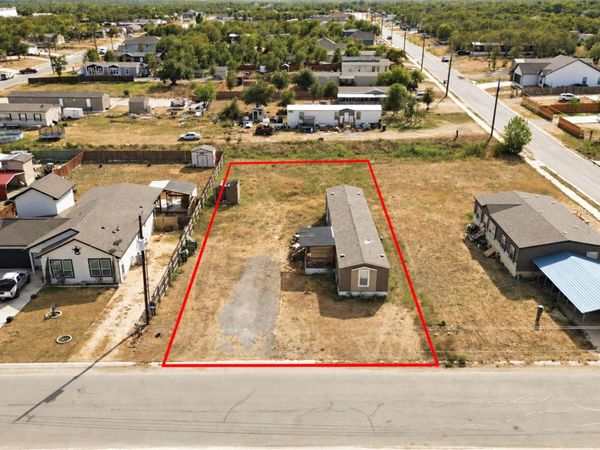 290 Margarita DR, Dale, TX 78616