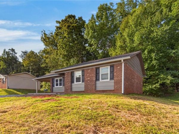 220 Mountview Drive, Mocksville, NC 27028