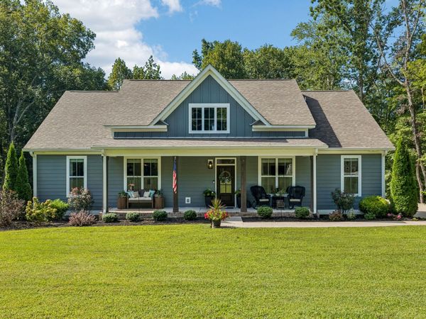 133 Old Highway 96 , Burns, TN 37029