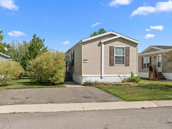 5029 Academy Drive, Unit 39a, Canton Township, Mi 48188