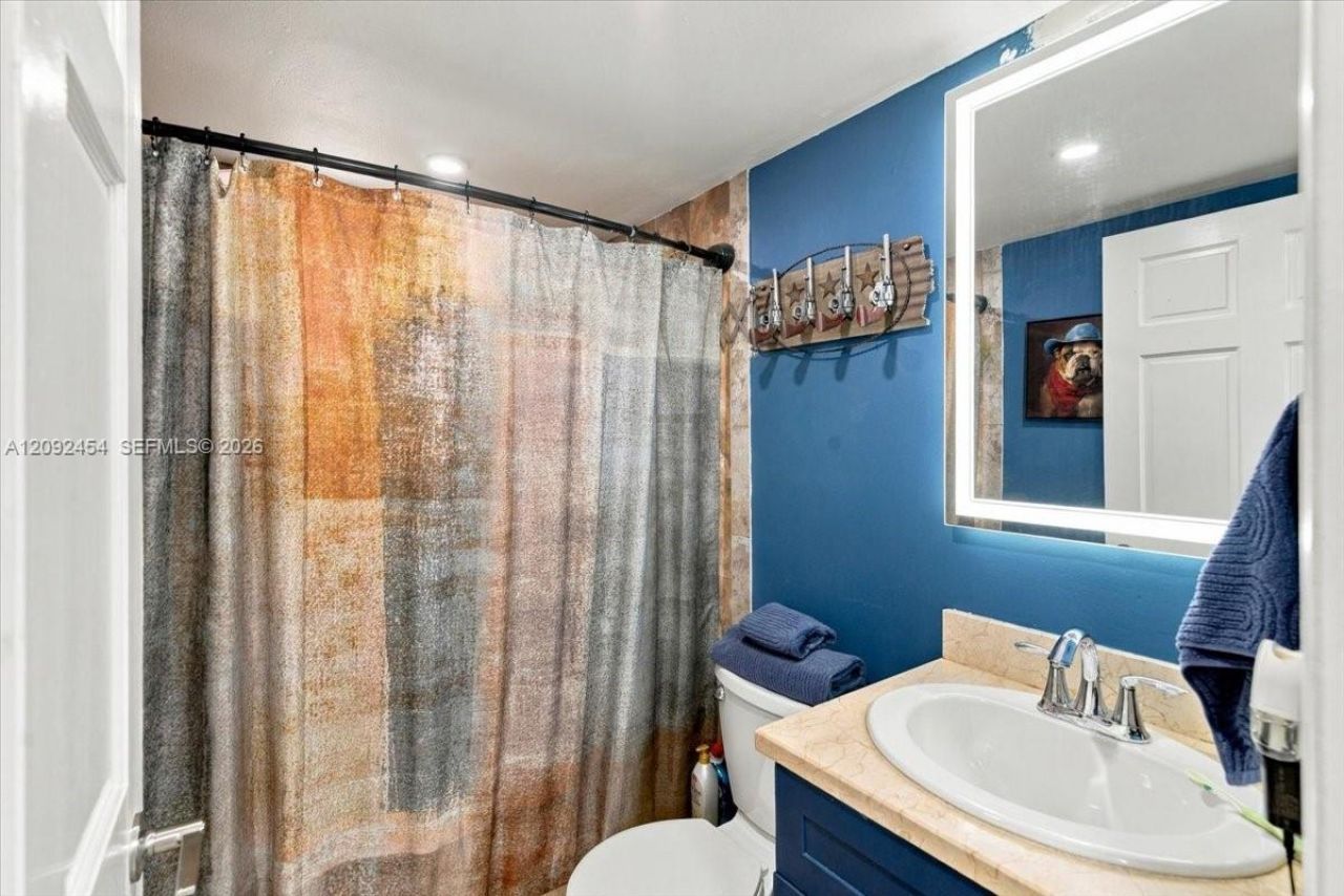 5350 W 21st Ct , Unit 202, Hialeah, FL 33016 Photo
