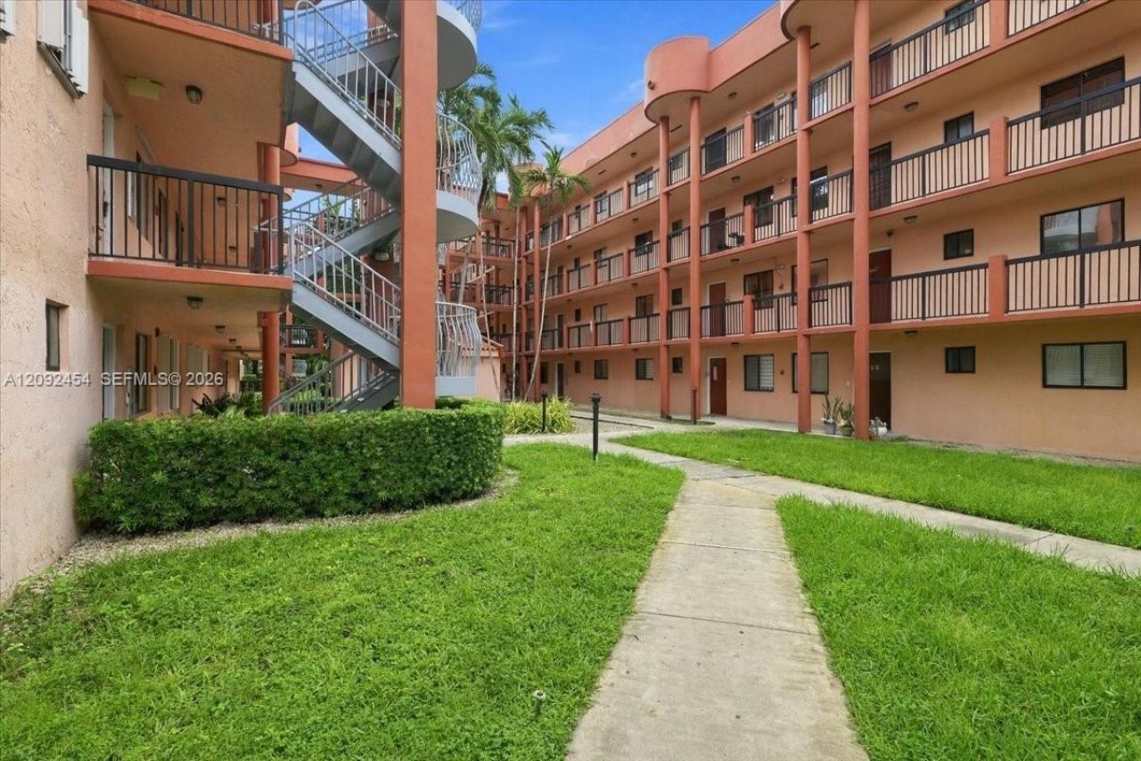 5350 W 21st Ct , Unit 202, Hialeah, FL 33016 Photo