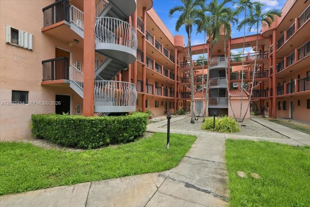 5350 W 21st Ct , Unit 202, Hialeah, FL 33016 Photo