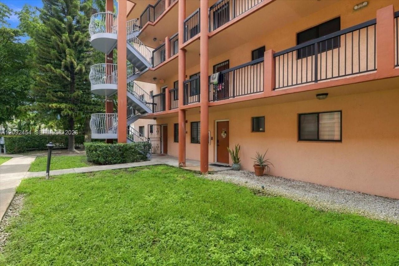5350 W 21st Ct , Unit 202, Hialeah, FL 33016 Photo