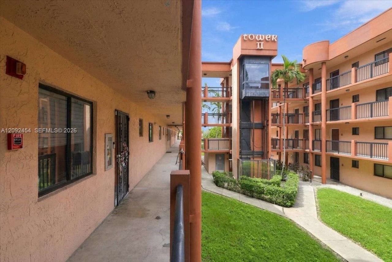 5350 W 21st Ct , Unit 202, Hialeah, FL 33016 Photo