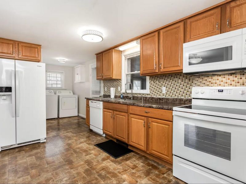 226 W Columbus Street , Nelsonville, OH 45764 Photo 9