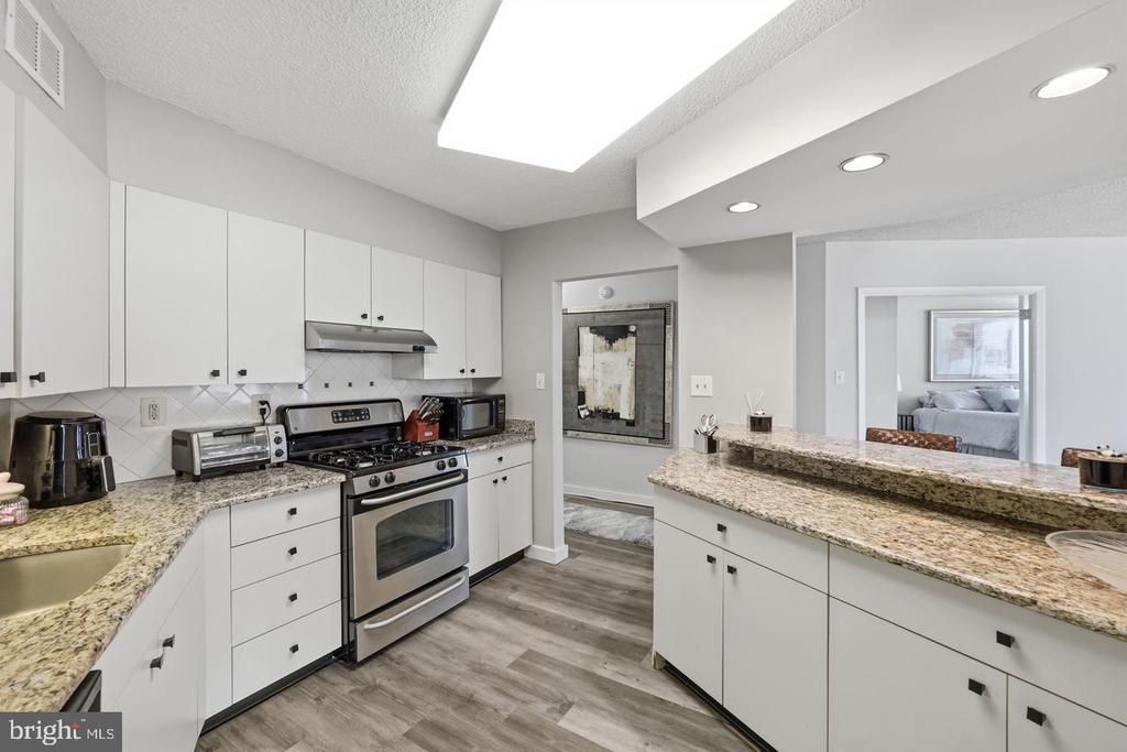 5225 POOKS HILL ROAD , BETHESDA, MD 20814