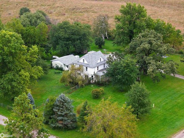 4351 32nd Street, Grinnell, IA 50112